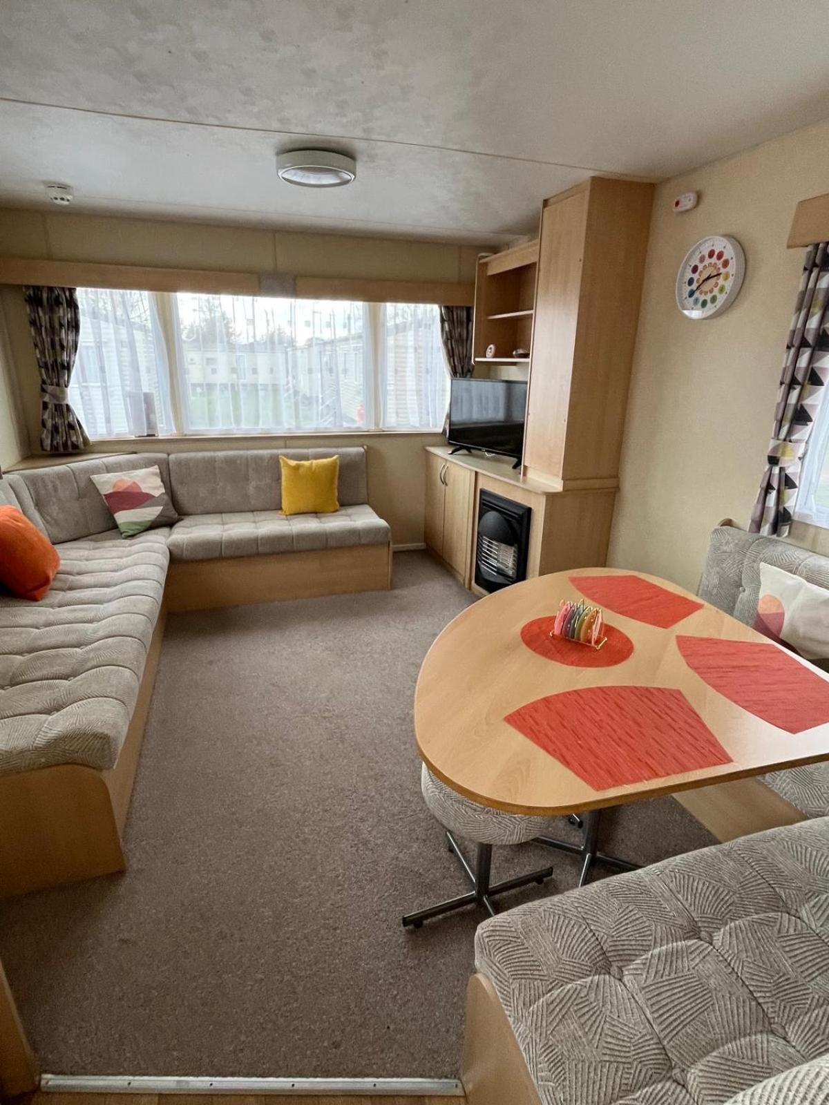 Cosy Caravan At California Cliffs In Norfolk, Near To Scratby Beach Ref 50001E Hotel Great Yarmouth Exterior foto